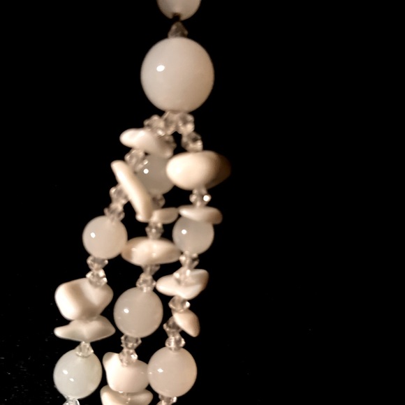 Amazing Beautiful 14 inch, Automatic White Jade Necklace. 3 layers flowing